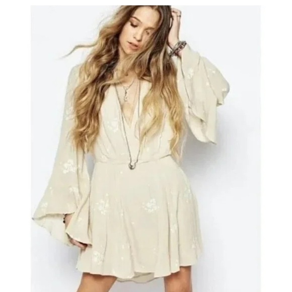 Free People Almond Jasmine Embroidered Kimono Faux Wrap Fit & Flare Dress Size 2 - Picture 1 of 11